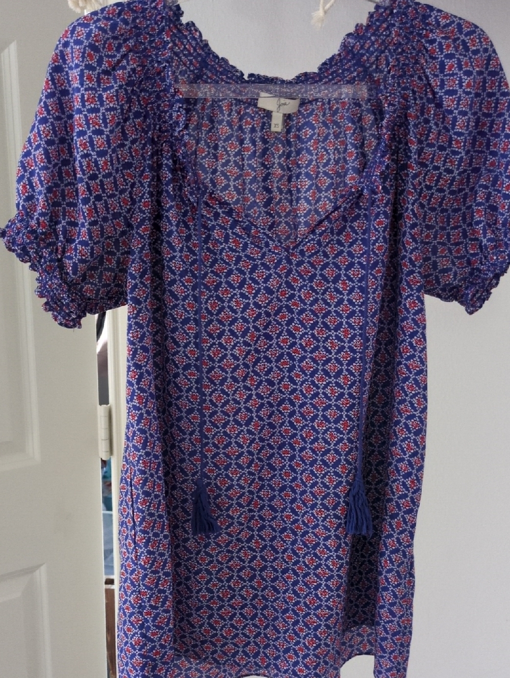 Joie Silk Blue Floral-Print V-Neck Blouse with Red Accents